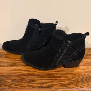 Earth Origins Collette Cheryl Suede Black Ankle Booties